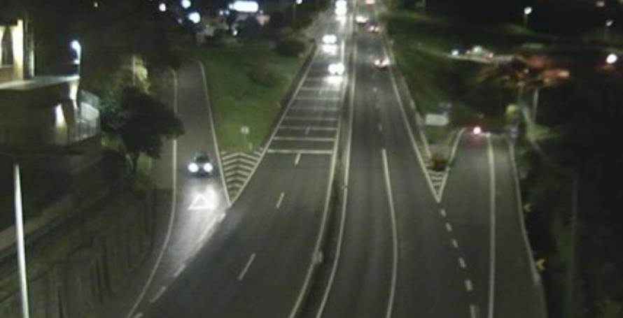 Mulher ferida num acidente à saída da via rápida