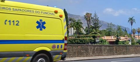 Jovem ferido num acidente de mota