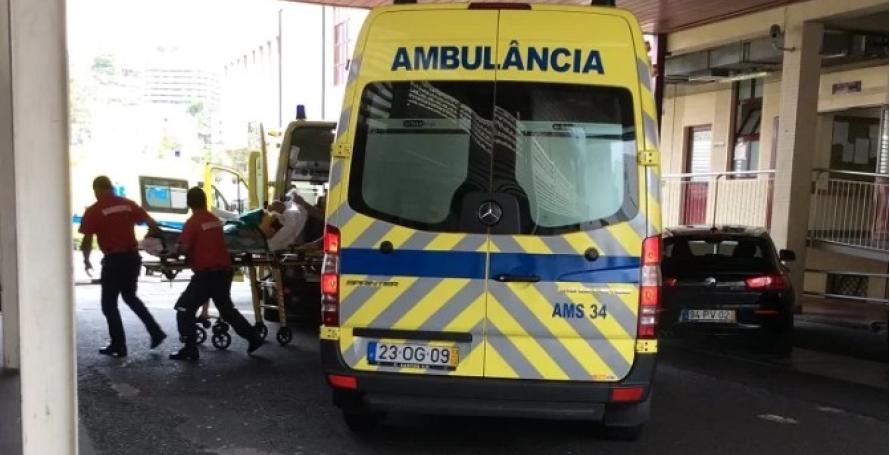 Mulher ferida num despiste de mota