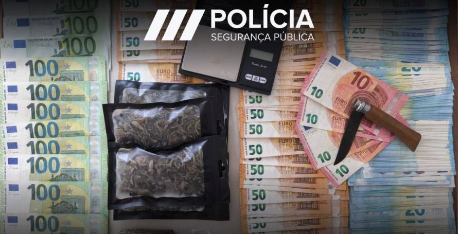 Traficante de droga com mais de 180 doses ameaça PSP com arma, incita cão contra agentes, é detido pela segunda vez num ano mas fica em liberdade